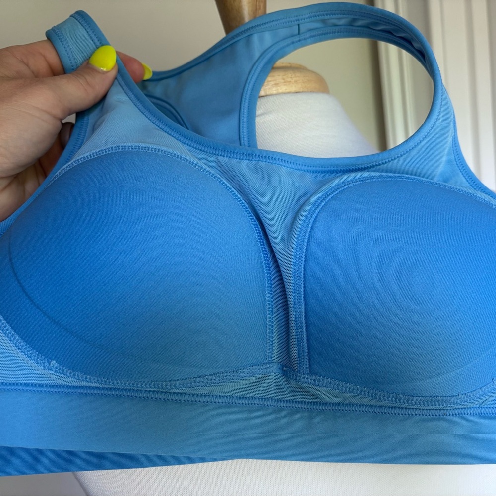 Nike Swoosh Medium Support Sports Bra - Picture 3 of 4